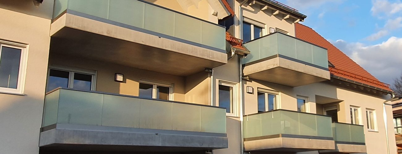 Glasbalkongeländer